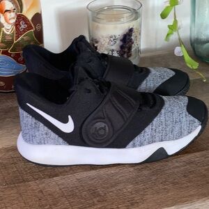 Nike Youth KD 5 Kevin Durant Black & Gray Basketball Sneakers Size 5.5